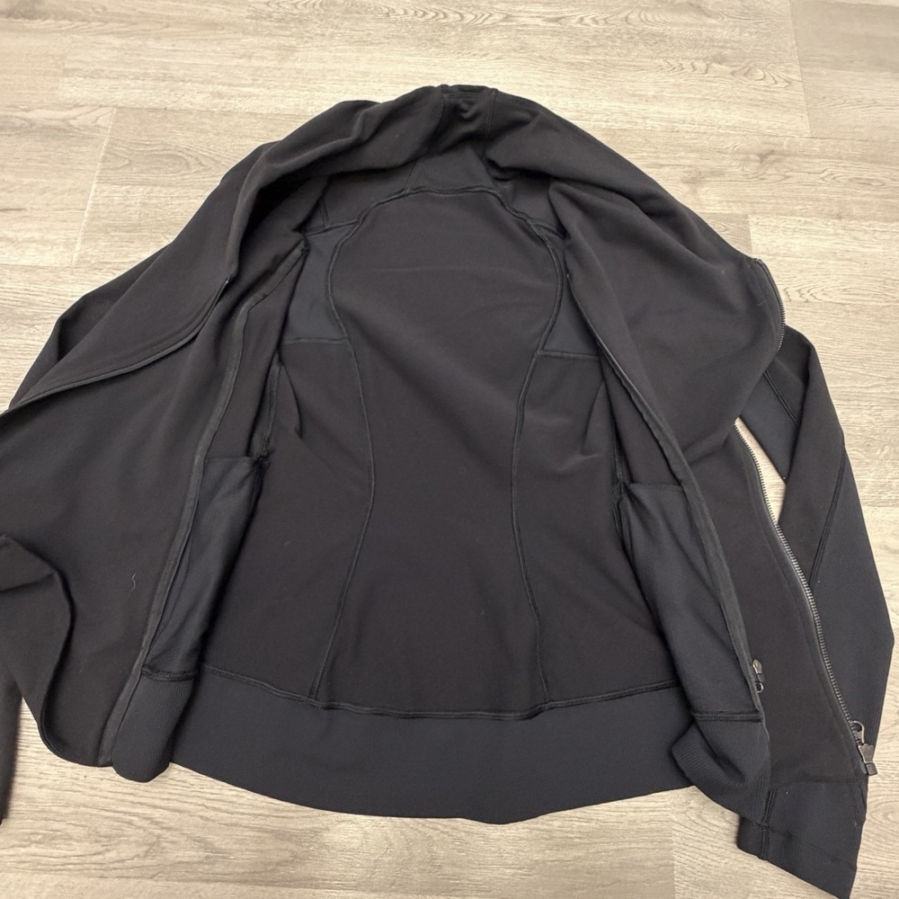 Lululemon Bhakti Yoga Jacket Womens 8 Black Asymmetrical Zip Luon Thumbholes - Picture 3 of 9